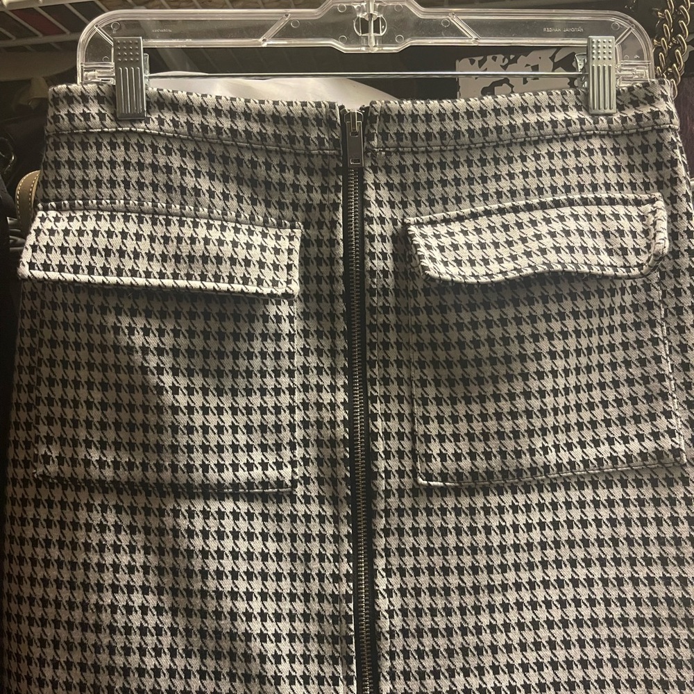 Forever 21 houndstooth mini skirt
